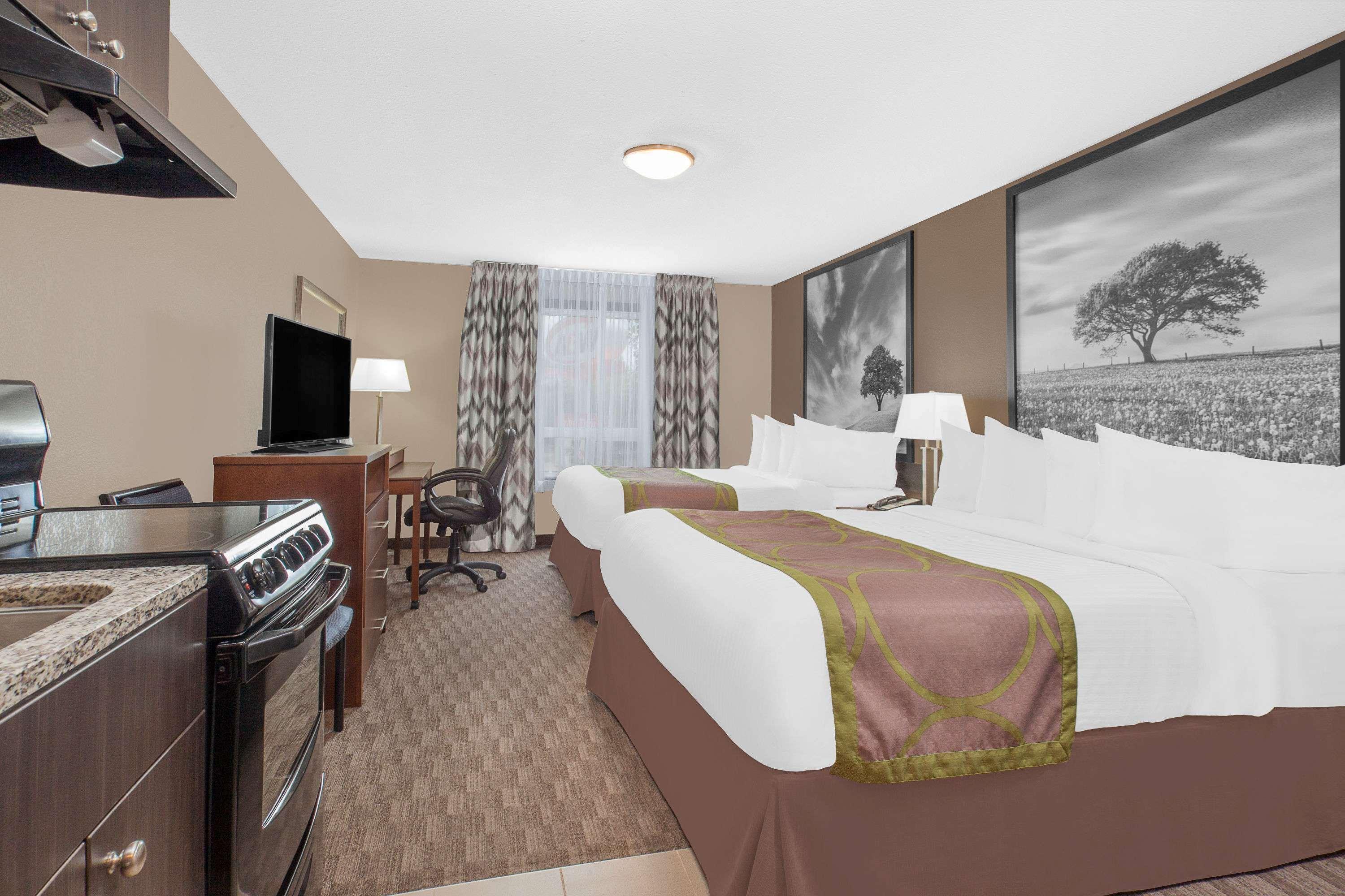 Super 8 By Wyndham Athabasca Ab Hotel Ngoại thất bức ảnh