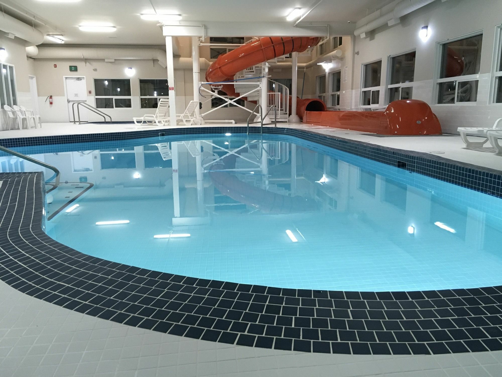 Super 8 By Wyndham Athabasca Ab Hotel Ngoại thất bức ảnh